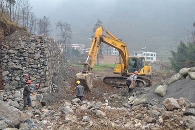 坤加建設(shè)工程（“坤加建設(shè)工程”涉及兩家不同的公司）